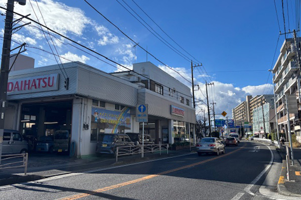 ダイハツ旭店外観